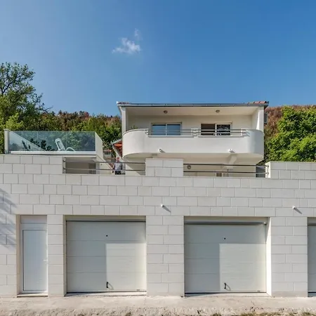 Loris Villa Žrnovnica