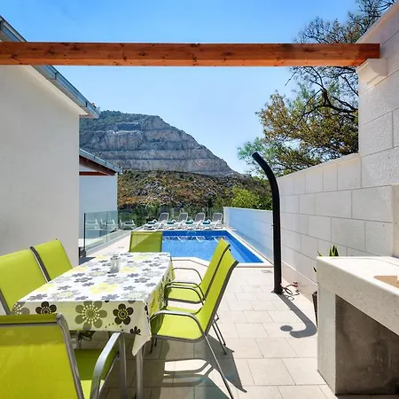Loris Villa *