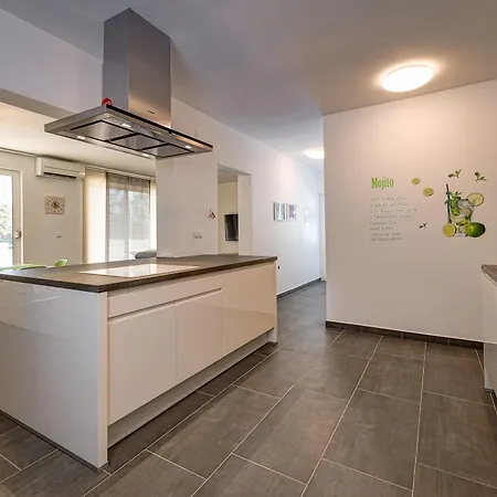 Loris Villa